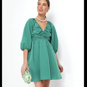NWT Hyacinth House Green Ruched V-Neck Genevieve Mini Dress Size L